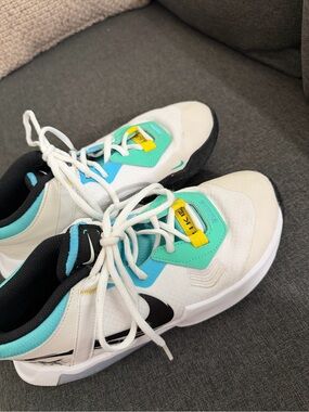 Nike air zoom crossover basketball shoes. 6Y